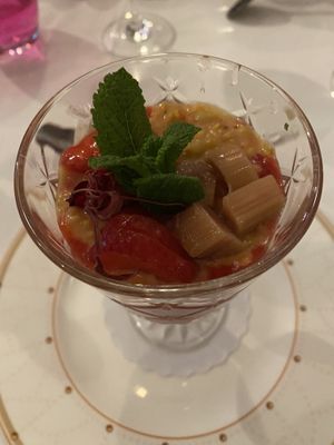 Rhabarber Erdbeer Milchreis at Lebenbauer in Vienna