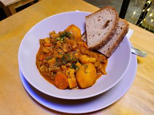 Lunch: gulasz z tofu  #Veganuary at Chwast Food in Warsaw