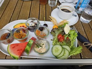 Aufstriche, Gemüse und Obst (veganes Allerlei) at kuchen kollektiv in Bochum