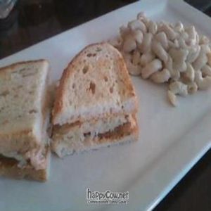 tempeh reuben with mac n cheese at Madeleine Bistro in Tarzana