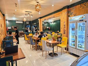 The Ubuntu Eat Vegan Cafe is just downstairs, so that is an added advantage at Ubuntu Live Boutique Hostel & Rooms in Phuket