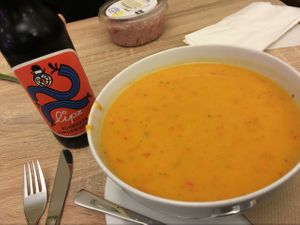 tomato-fennel soup and blackberry lemonade at Goodies in Leipzig