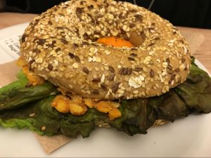 BBQ sweet potato bagel at Goodies in Leipzig