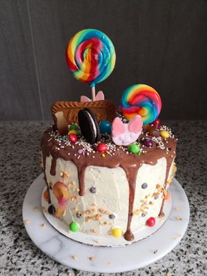 Candy cake😍 at Vegan Taarten in Winkel