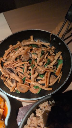 Fried Mushroom and Basil at Qingchun Pumen (New World Dontai Li Shop) in Shanghai