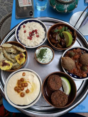 Meze Plate for 2 at Maison Blunt in Zurich