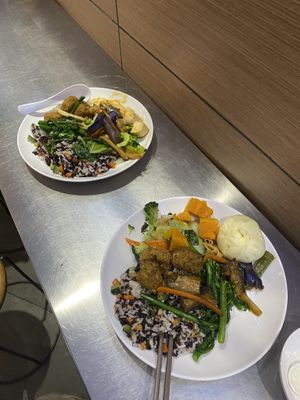 First buffet round, great vegan find in Nanning.  at LianBang SuShi 连邦素食. in Nanning