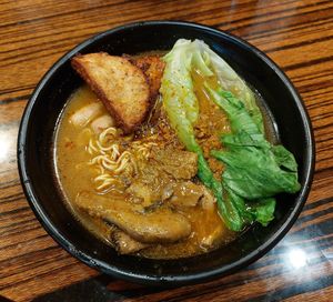 (Vegetarian) Laksa Instant Noodles with Vegetarian Beef Satay, Burdock Patty, Vegetarian Cheese Sausage 喇沙汁公仔麵 (沙嗲牛肉、牛蒡扒、芝士腸) at So Yuet Hin 素悅軒 in New Territories
