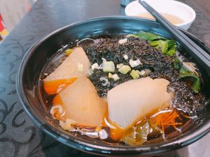 Noodles with seaweed, radish at So Yuet Hin 素悅軒 in New Territories
