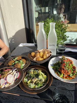 Falafel, potatoes, Seitan, Greek salad and Brokkoli at Roots Kitchen in Turku