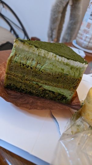 Matcha cake at Nanahako Macrobiotic Sweets in Osaka