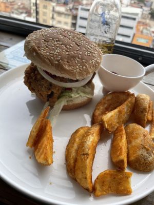 Catjita feliz  at Vegattos in Mexico City