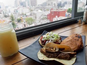 antojitos, sope, gordita y taco at Vegattos in Mexico City