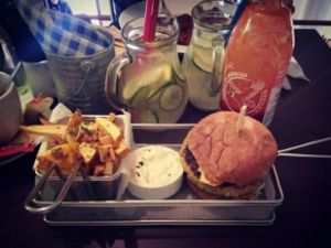 veganburger s jogurt(vegan)ovo-cesnakovým dipom at Refresh Restaurant - Re Fresh in Bratislava