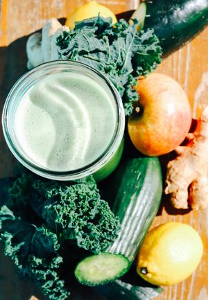 healthy green juices and smoothies at Bluhouse Market and Cafe in North Vancouver