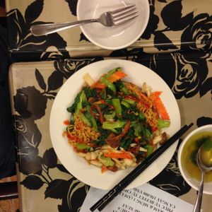 ramen stir fry, tasty! fresh veg at Bo De Chay - Market and Restaurant in Hanoi
