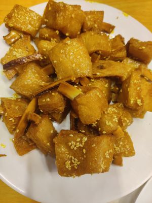 Crispy sesame ribs at Bo De Chay - Market and Restaurant in Hanoi