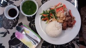 mock chicken legs at Bo De Chay - Market and Restaurant in Hanoi