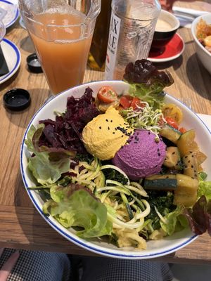 Raw bowl  at Flax & Kale - Placa Castella in Barcelona