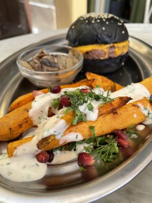 Trufa mayo burger  at Flax & Kale - Placa Castella in Barcelona