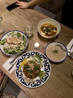 Pad Thai, Curry andCesar salad  at Flax & Kale - Placa Castella in Barcelona