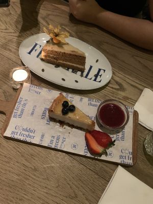 Cheesecake and carrot cake  at Flax & Kale - Placa Castella in Barcelona