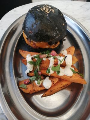 Hamburguesa Mayo at Flax & Kale - Placa Castella in Barcelona