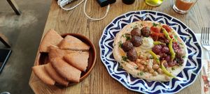 Hummussimo at Flax & Kale - Placa Castella in Barcelona