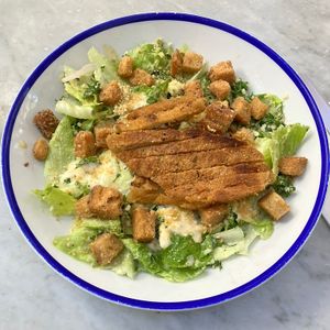 Ensalada césar con kale y no pollo  at Flax & Kale - Placa Castella in Barcelona