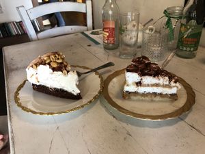 Snickers torte (left) and Tiramisu torte (right) at Veganalina in Hamm