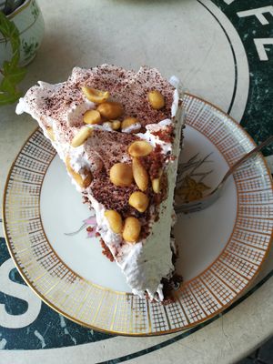 Snickerstorte at Veganalina in Hamm