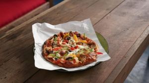 pizza is delicious with crunchy skin.
not many vegetarian shop serve pizza with so many variety. at Einstein Cafe in Kuala Lumpur