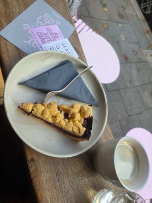 Zwetschgenkuchen at Margarete Café in Hamburg
