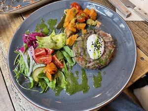 Hamburguesa de azukis y shiitake  at The Juice House in Barcelona