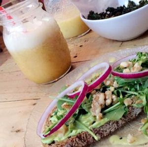 avocado toast, kale & smoothie at The Juice House in Barcelona