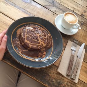 Sweet pancakes & coffe /w oat milk at The Juice House in Barcelona