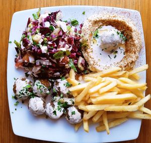 Este es el plato completo y delicioso!! Me encantó !! El servicio muy malo, a lo contrario de lo que leí en los comentarios.  #Veganuary at Falafel Nessya in Playa Del Carmen