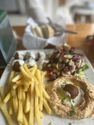 Full plate  at Falafel Nessya in Playa Del Carmen