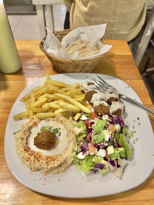Full plate  at Falafel Nessya in Playa Del Carmen