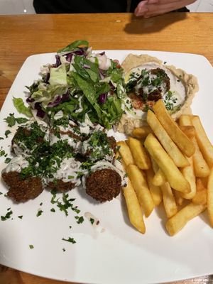 Soooo good and filling. Bien delicioso y con mucho sabor   at Falafel Nessya in Playa Del Carmen