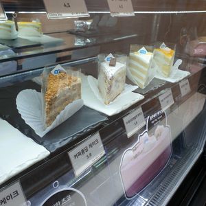 cake lineup Nov 2021 at The Bread Blue - Nogosan in Seoul