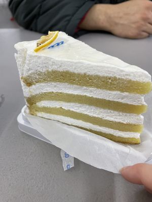 Lemon-ish cake   at The Bread Blue - Nogosan in Seoul