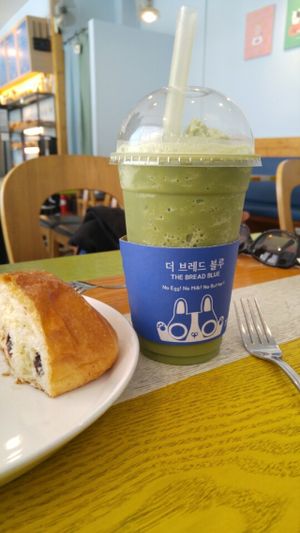 Green tea frappuccino (SoyMilk) at The Bread Blue - Nogosan in Seoul