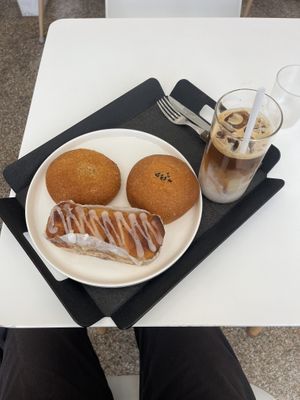 Delicious latte too!  at The Bread Blue - Nogosan in Seoul