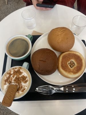 Beautiful shop and beautiful staff. Delicious savoury and sweet options.   at The Bread Blue - Nogosan in Seoul