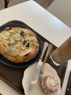 Potato bread and a small fruitcake and vanilla latte at The Bread Blue - Nogosan in Seoul