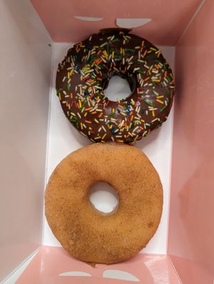 Cinnamon & sprinkles at Donaccino in Dubai