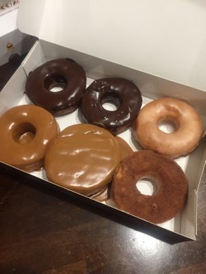 chocolate, biscoff, glazed, cinnamon at Donaccino in Dubai