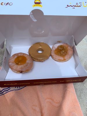 Passion fruit, peanut butter and caramelized apple at Donaccino in Dubai