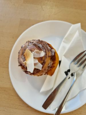 Pumpkin Cinnamon Roll at Mamacoffee in Prague